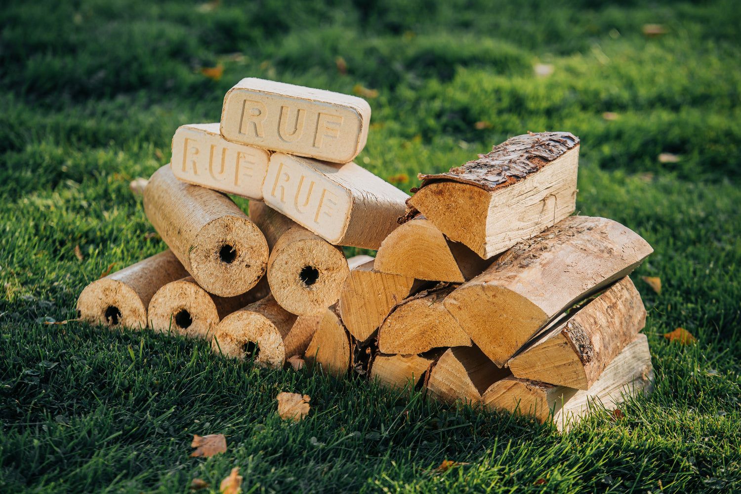 HARDWOOD Firewood Bags 1.6m³/480kg (60 x 22L/8kg Bags)